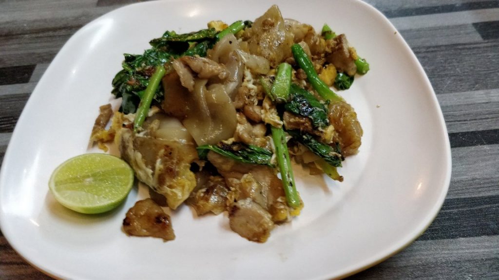 Another 50 Baht meal.  Pad se ewe.