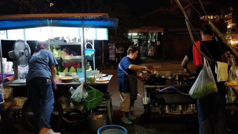 Back to the street vendor for another bite