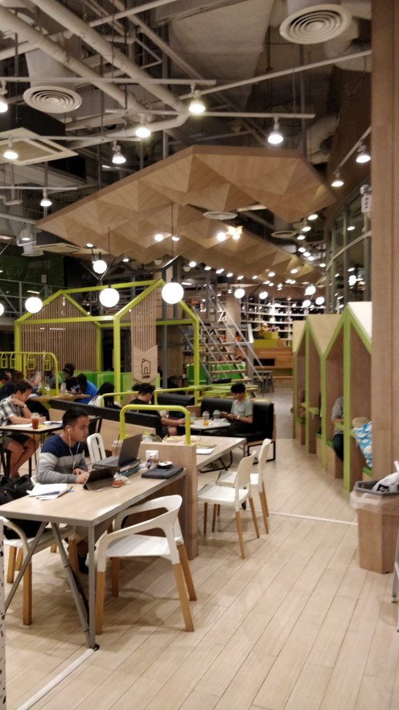 Fast Internet, snacks, and open 24 hours.  Digital Nomad central at the top of Maya Mall.